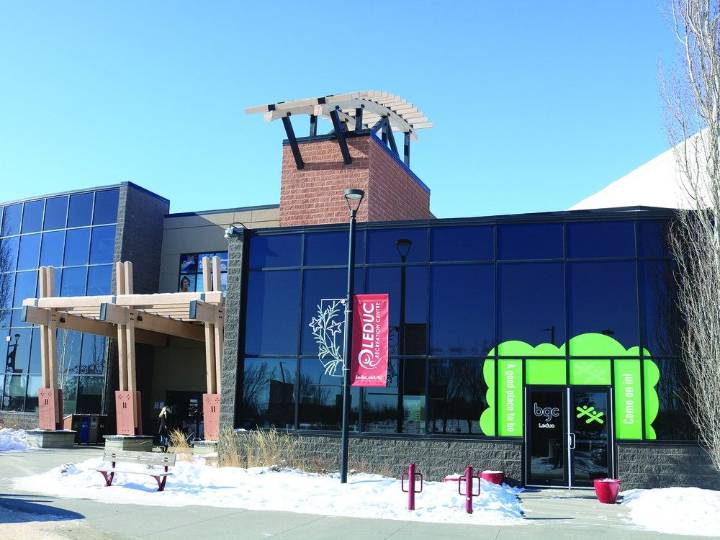 Leduc Old Blades Week 10: Tie at the top