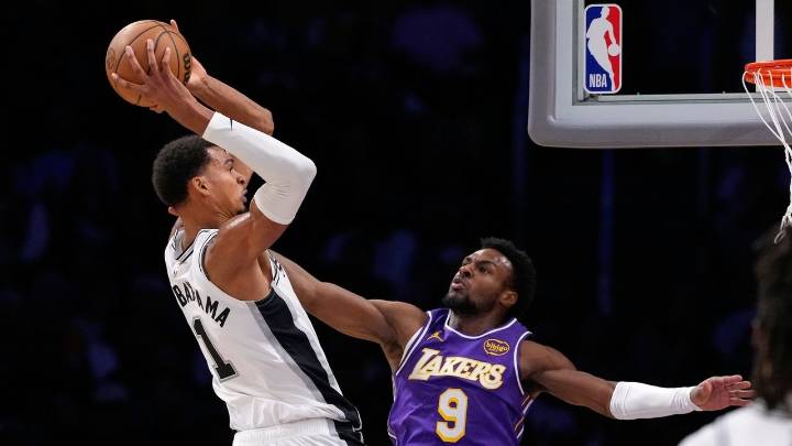 Doncic scores 35, and the Lakers survive a frantic final second for a 118