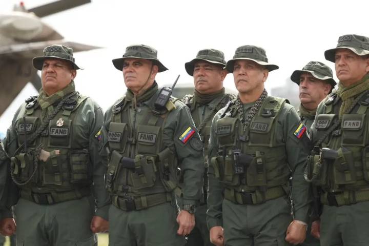 Plan Independencia 200| Despliegan 200 mil militares para enfrentar amenazas de EE.UU.
