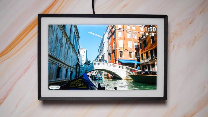 This digital photo frame is the perfect holiday gift, and Black Friday is the best time to get it