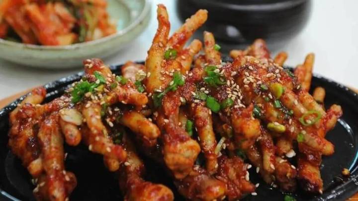 Mito o verdad: Patitas de pollo para rejuvenecer