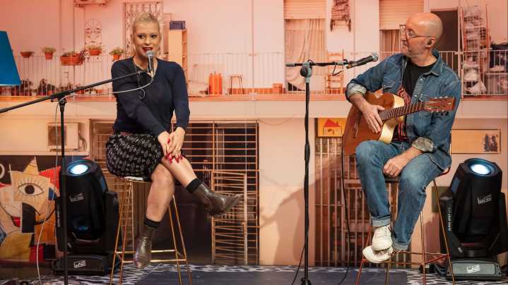 Diego Postigo y Dora interpretan "Beauty in Vogue"