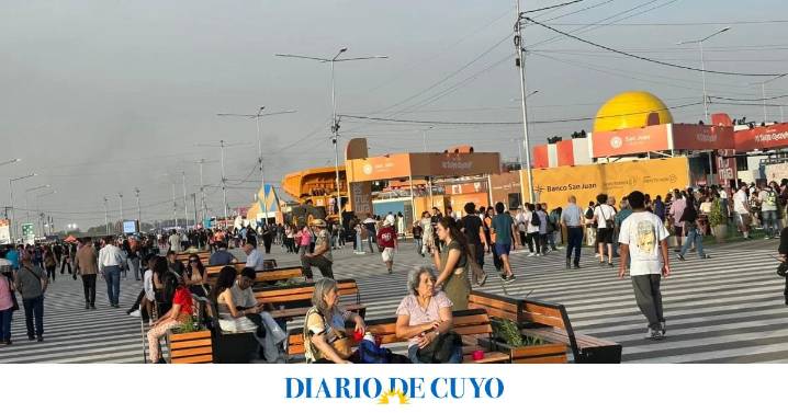 Arranca la actividad en la Feria de la FNS 2025: a buen ritmo empezó a ingresar el público