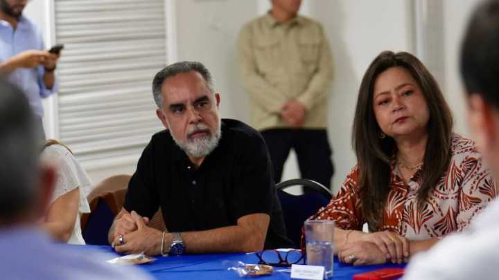 ‘Lo que ha pasado con la pensional es inaudito y antidemocrático’: ministro Armando Benedetti vuelve a cuestionar a magistrado Jorge Enrique Ibáñez