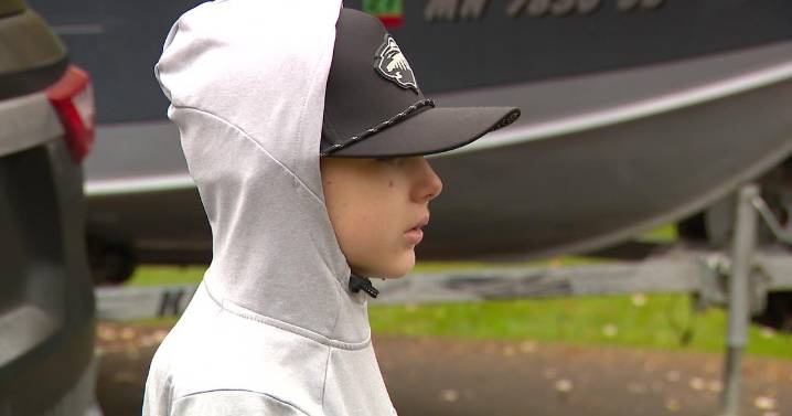 Minnesota 10-year-old with leukemia who signed Make-A-Wish contract with Wild has died, family says