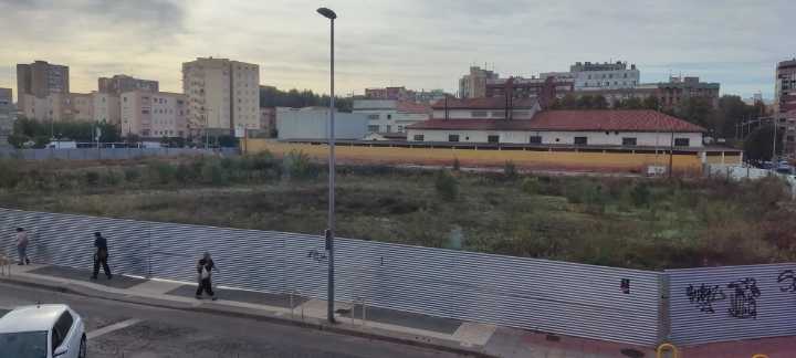 Cartagena | El PP denuncia dos años de paralización en el cuartel de la Guardia Civil de Cartagena: “Solo queda un solar lleno de matorrales y ratas”
