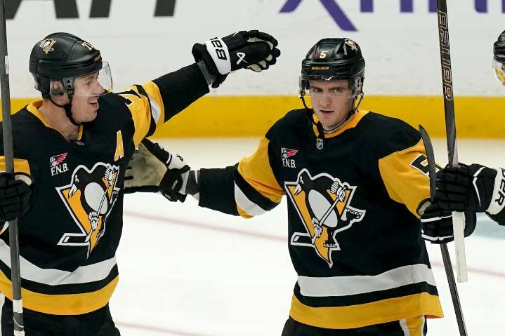 Watch Penguins vs. Maple Leafs NHL game, free Streameast alternatives, start time, TV channel