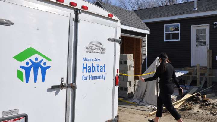 Alliance Area Habitat for Humanity has horse racing fundraiser Nov. 8