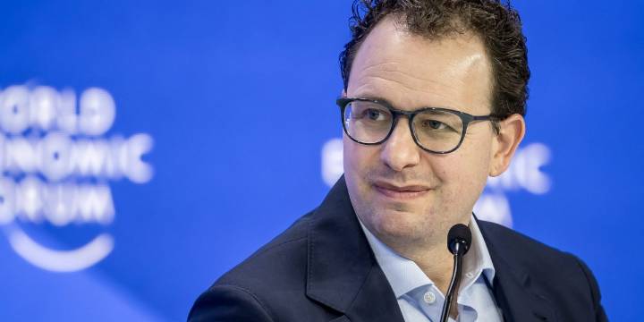 Anthropic says new $50B investment in data centers will create about 800 permanent jobs and 2,400 construction jobs