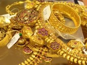 Gold prices jump in Pakistan after surge in global market
