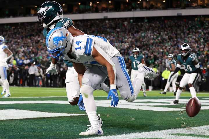 Lions’ dependable duo, fourth-down aggression come back to bite them in Philadelphia