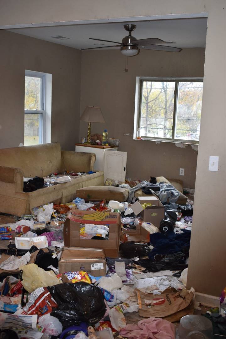 Sheriff: Pontiac mother jailed after 3 kids were found living in filth-ridden apartment with broken plumbing