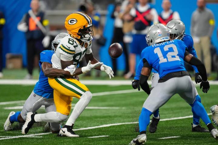 Photo gallery from Lions vs. Packers on Thanksgiving Day
