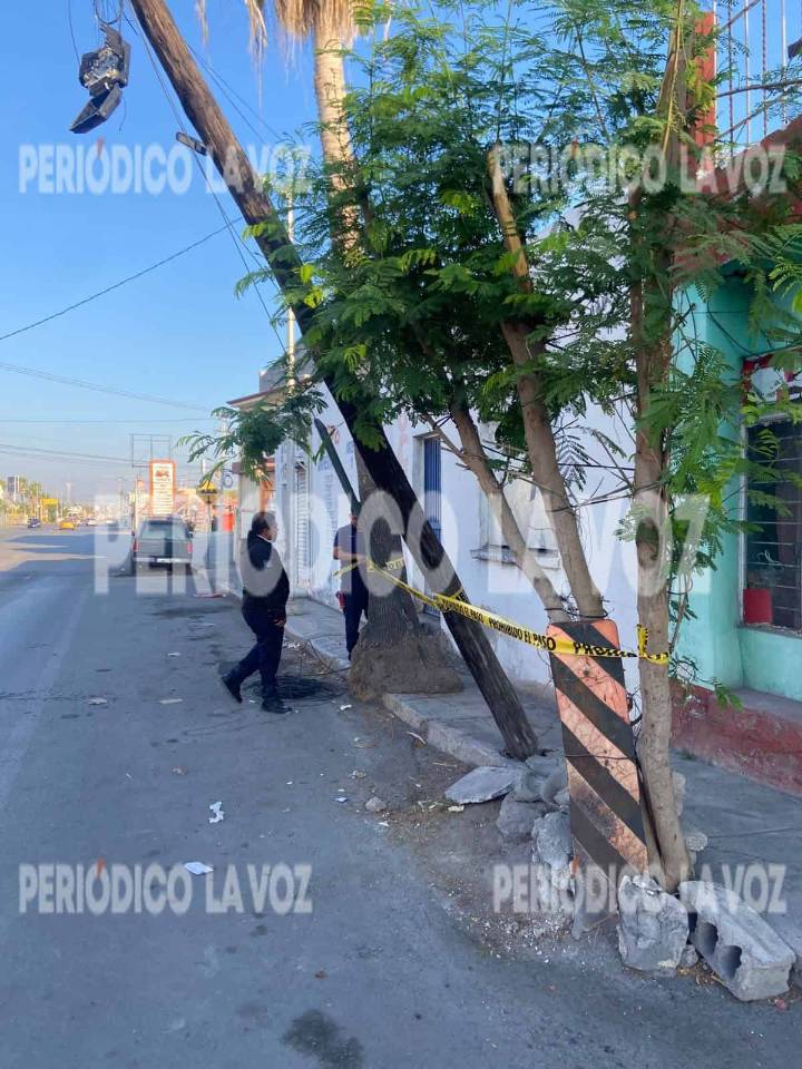 Accidente de trailer causa corte de electricidad en Monclova