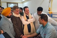 Sunil, Raina visit Ujala Hospital to inquire about Nowgam blast victims