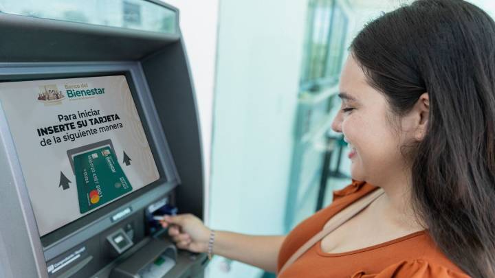 Pago del Bienestar de $8,480 Pesos Cae el 28 de Noviembre 2025: ¿Qué Hombres y Mujeres Cobran?