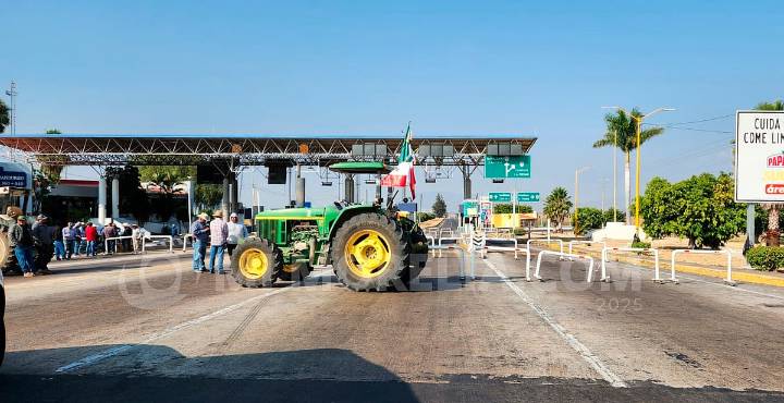Tras tres días de bloqueos, reportan vialidades liberadas en Vista Hermosa, Michoacán