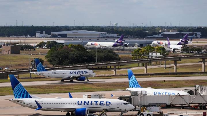 The Latest: Hundreds of flights canceled nationwide due to government shutdown