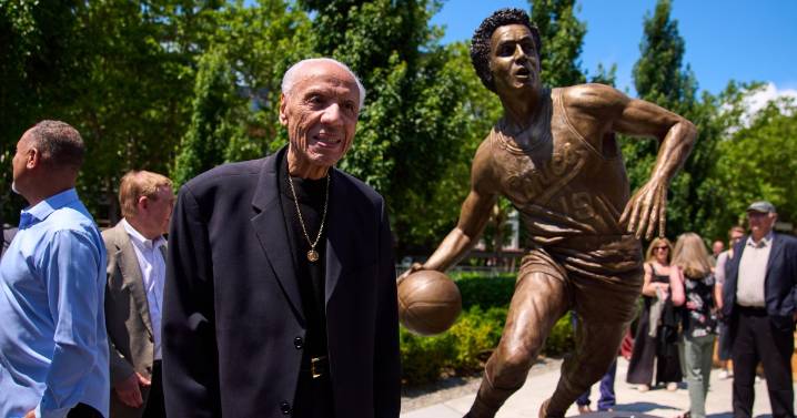 Lenny Wilkens, legendary NBA player and coach, dies at 88