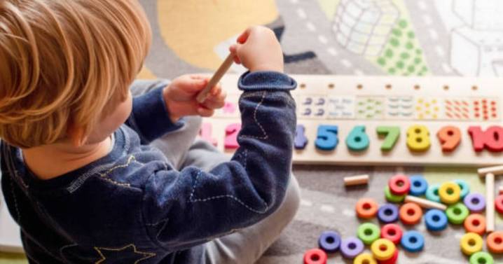 'I'm on Universal Credit but want to quit my job - will DWP still pay for my childcare?"