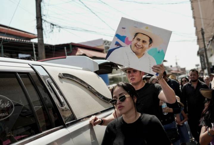 Mexico arrests alleged mastermind in popular mayor's killing