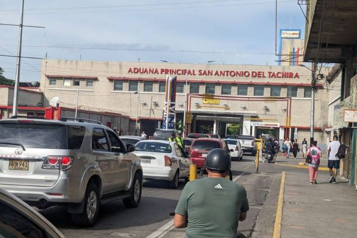 Vehículos extranjeros deben tramitar un seguro especial para hacer turismo en Venezuela