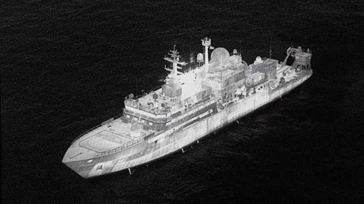 Un buque espía ruso apunta con láser a pilotos de la Fuerza Aérea británica cerca de Escocia