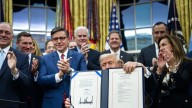 ¿En qué consiste la ley firmada por Donald Trump que finaliza el cierre del Gobierno más largo del país?