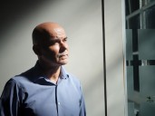 Eduardo Sacheri: “La historia con mayúscula también nos pasa a los que no somos notables”