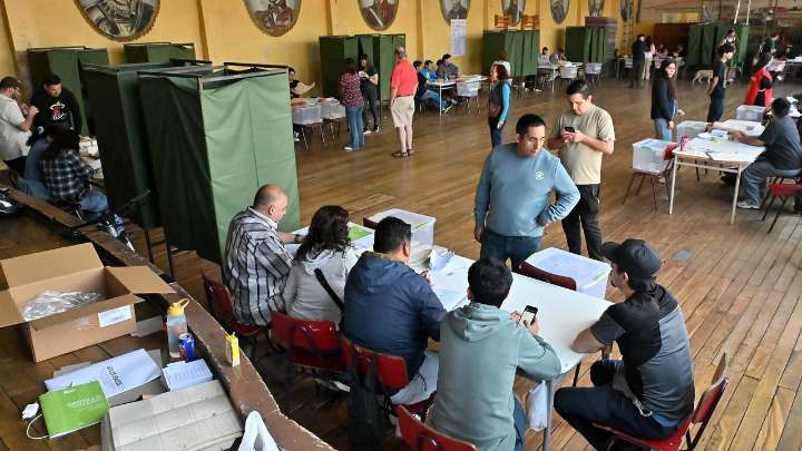 Así avanzan los comicios en Chile para elegir presidente y renovar el Congreso