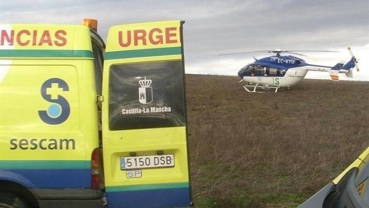 Dos hospitalizados tras colisionar una moto y un turismo en Malpica del Tajo