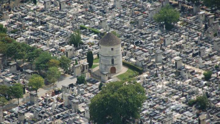 París lanzó un insólito sorteo: el premio serán tumbas de sus cementerios más famosos