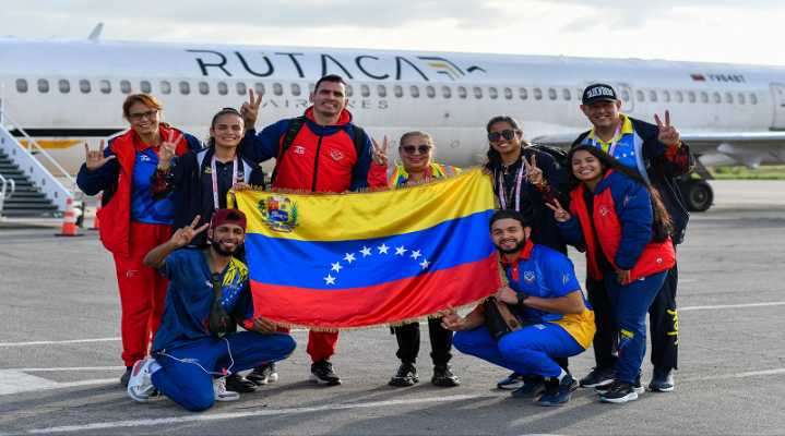 Retornan atletas sordolímpicos de taekwondo tras participación en Tokio