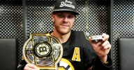 Pastrnak scores twice, hits 400-goal milestone as Bruins beat Maple Leafs for 7th straight win
