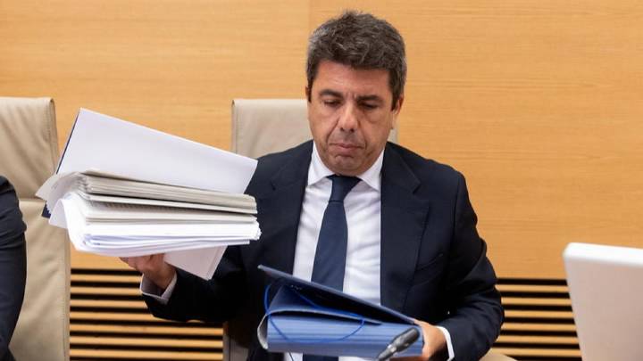 Carlos Mazón: “No cogí una llamada a Pradas porque igual llevaba el móvil en la mochila”