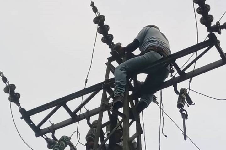 Corpoelec denuncia “sabotaje” tras caída de tres torres de transmisión en Anzoátegui