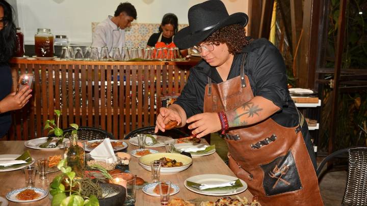 No están el sancocho, ni la bandeja paisa: la vuelta a Colombia en siete platos típicos y la ‘ñapita’