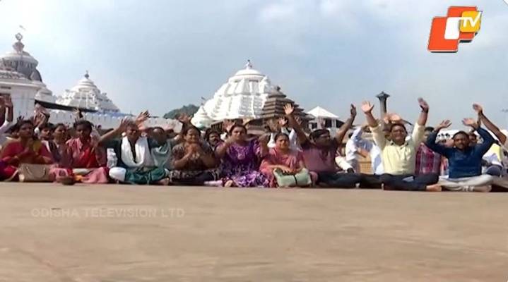 Terminated TPCODL workers stage protest at Puri Bada Danda, seek justice