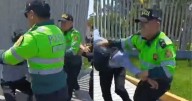 PNP rodea exteriores de San Marcos y PUCP: video capta momento donde DETIENEN a un ESTUDIANTE