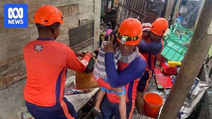 Super Typhoon Fung-wong makes landfall in the Philippines