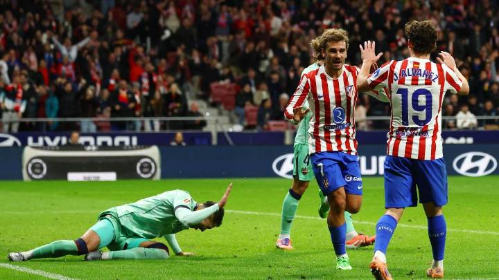 Un doblete de Griezmann liquida al Levante