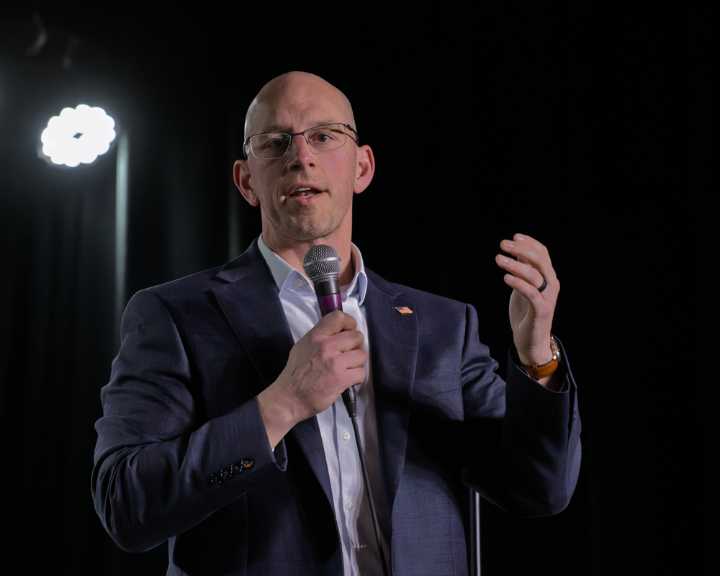 On a Blue Election Night, N.H.’s Ruais Gives GOP Something to Cheer