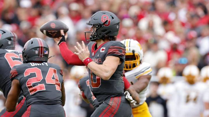 No. 8 Oklahoma defeats No. 23 Missouri 17-6, moves closer to possible College Football Playoff spot