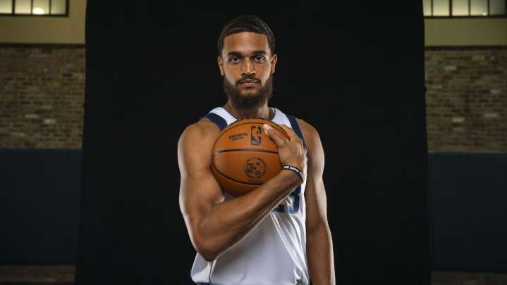 Jeremiah Robinson-Earl discusses his signing with the Pacers