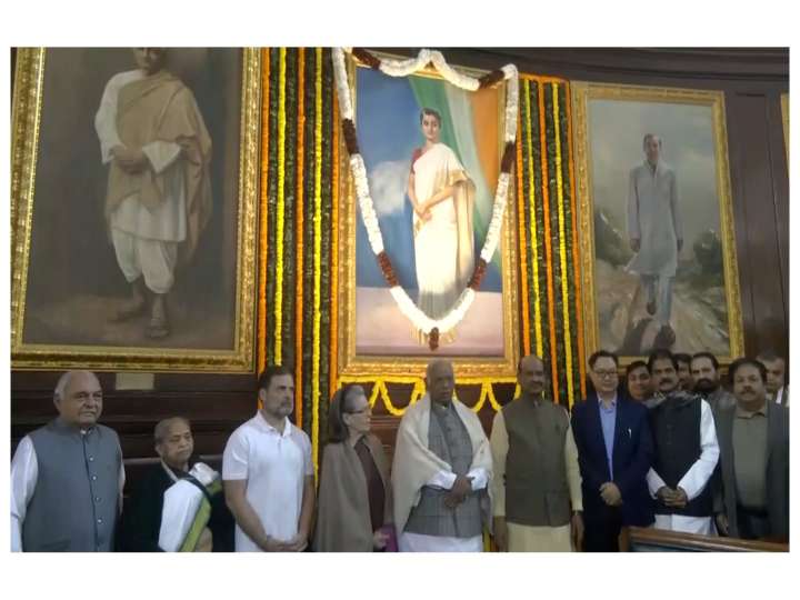 Lok Sabha Speaker, Congress leaders pay floral tributes to Indira