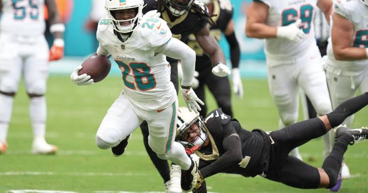 Achane rushes for 134 yards and a TD to help Dolphins edge Saints 21