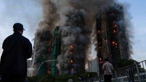 Fire engulfs Hong Kong high-rise apartment complex