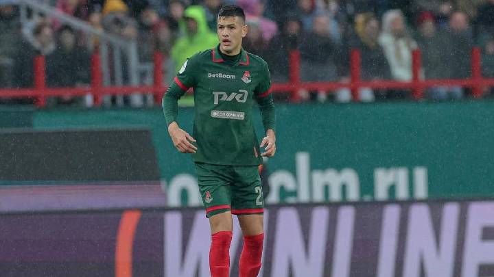 César Montes y Lokomotiv se afianza en la parte alta de la Liga Premier rusa