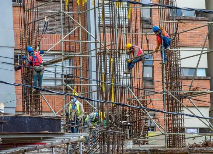 Gobierno impondrá aranceles del 35% al hierro, acero y aluminio que lleguen desde China y Rusia