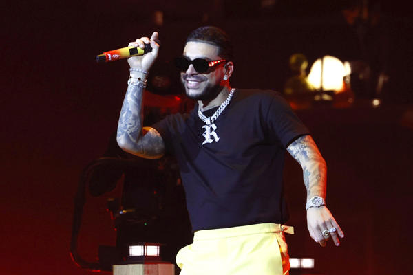 Ryan Castro expone su versatilidad en una noche especial en Bogotá